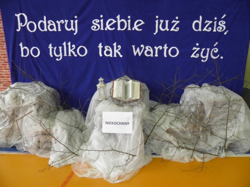 Przedstawienie "Niekochany"